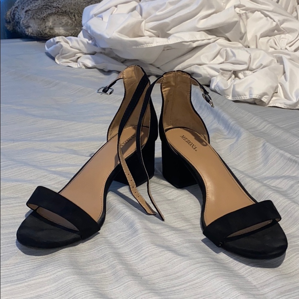 Mini Black Heel.
